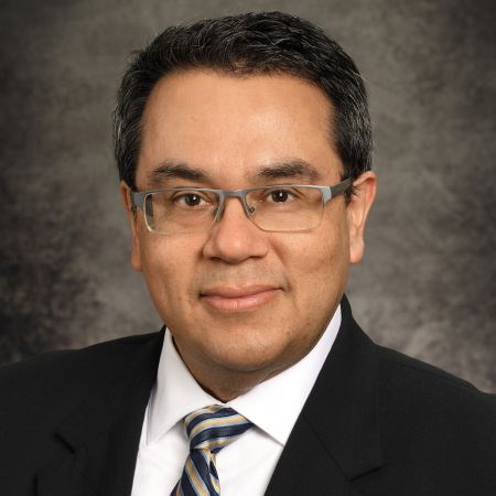 Headshot of Victor Faundez Headshot